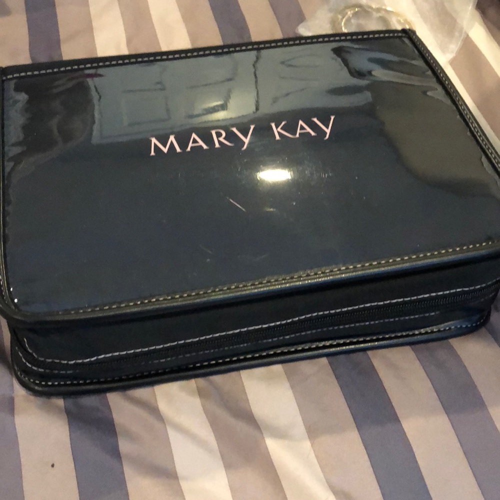 Makeup organizer